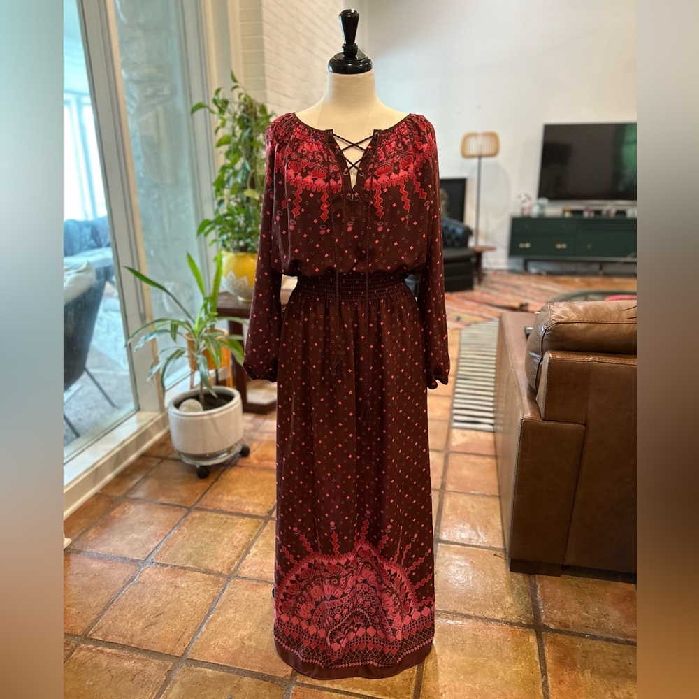 Gorgeous Chelsea and Violet , flowy Long sleeve maxi dress